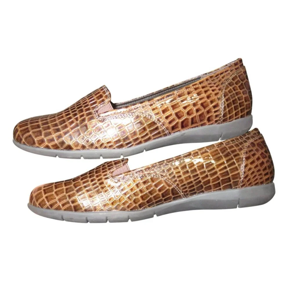 Comfort View Leisa Brown Crocodile Vegan Patent Leather Loafers Flats 10.5